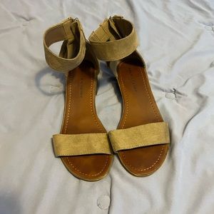 Cute strap sandals